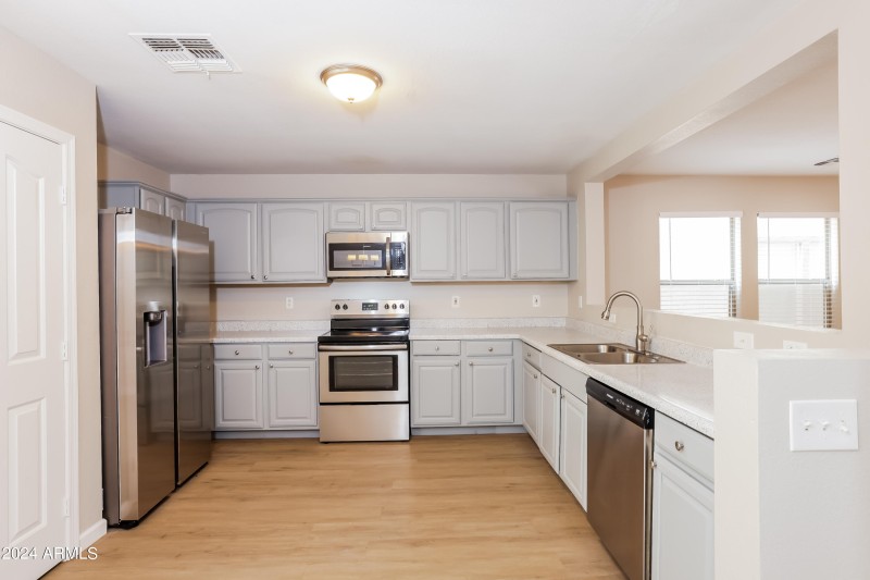 004-photo-kitchen-11762307