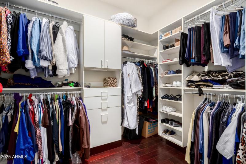 32 Second Primary Walk-in Closet