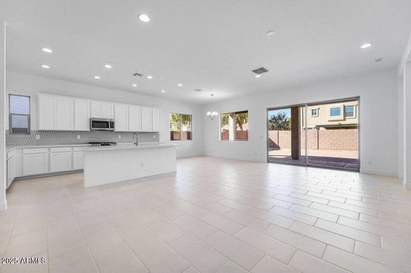 4050 E BRITTLEBUSH Lane - Ready Now!