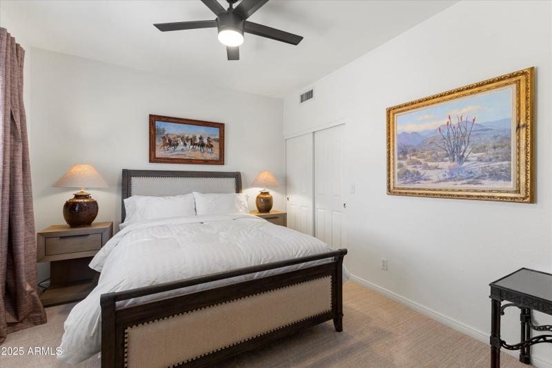 24-8100 E Camelback Rd