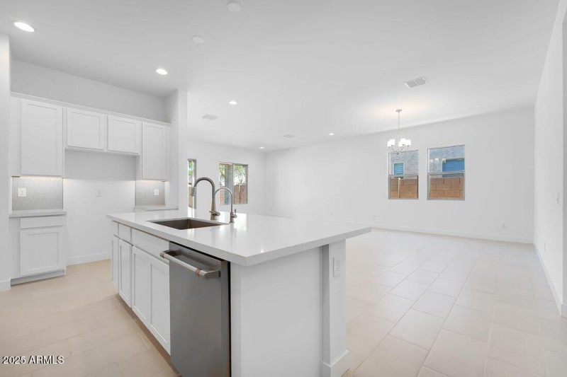 4068 E BRITTLEBUSH Lane - Ready Now!