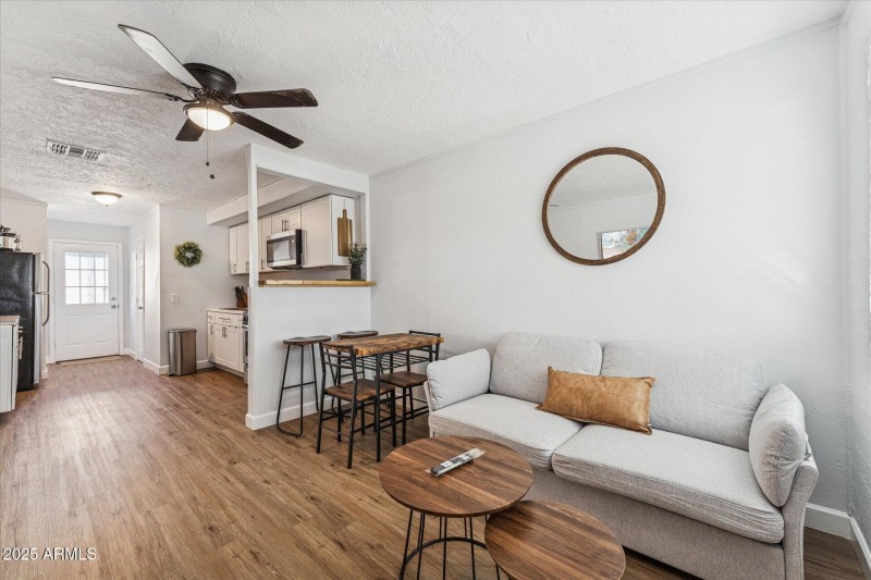 04-002-living-room