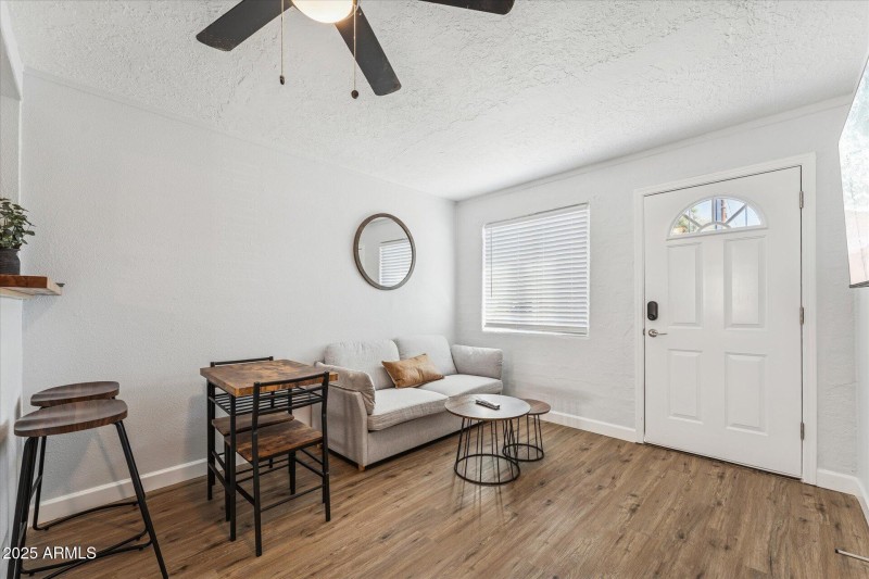 05-003-living-room