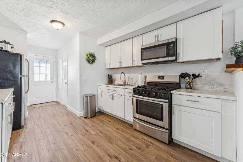 07-005-kitchen