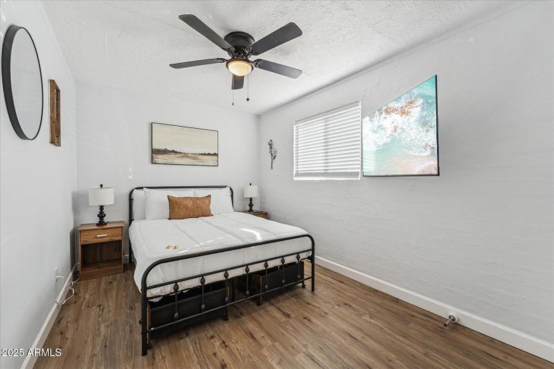 09-007-bedroom-1