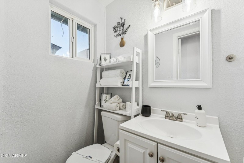 13-011-bathroom