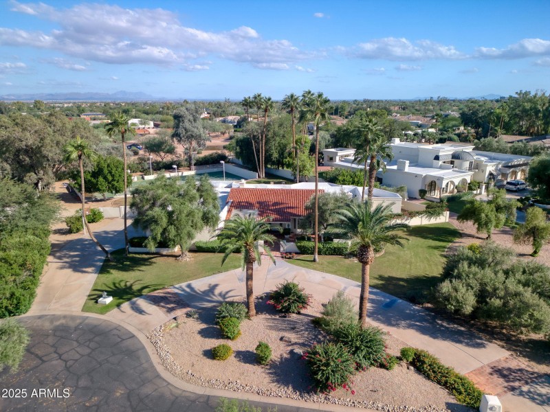 Idyllic culdesac placement.