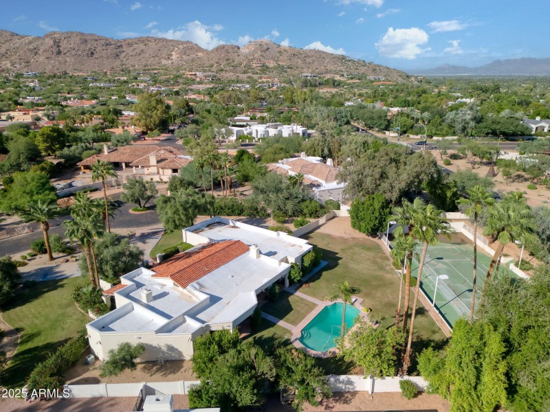 Mummy Mountain view corridor.