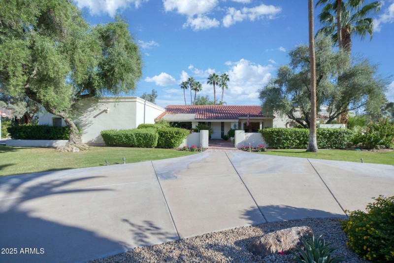 Generous guest parking front & rear.