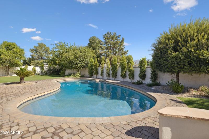 81-web-or-mls-9031-n-83rd-way