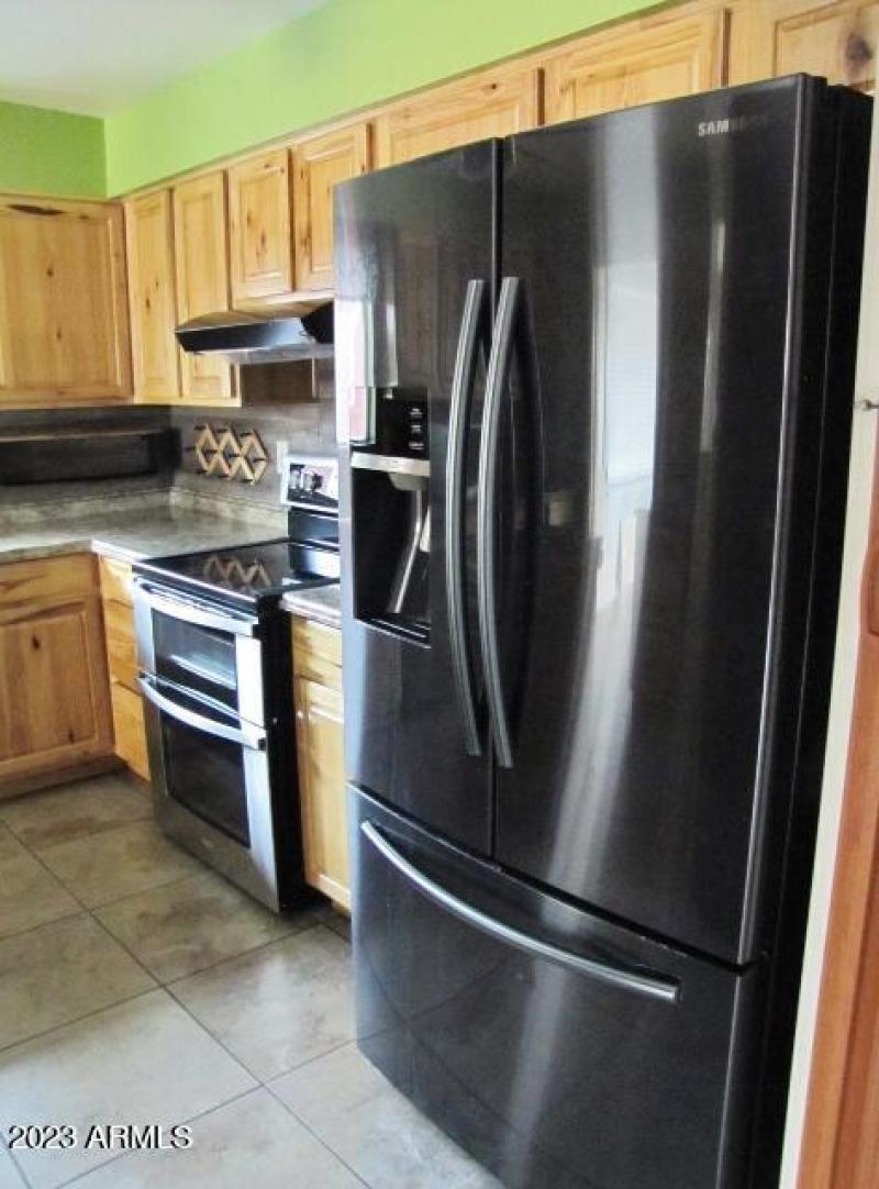 Black S/S refrigerator