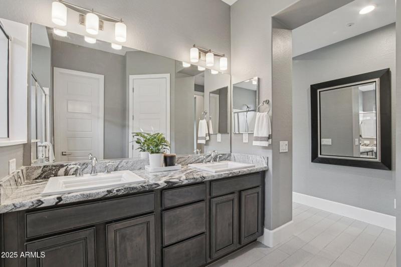 24-web-or-mls-W Evergreen Ter-S1510-024