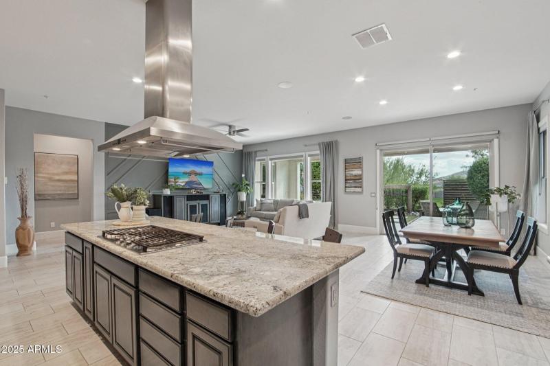 12-web-or-mls-W Evergreen Ter-S1510-012