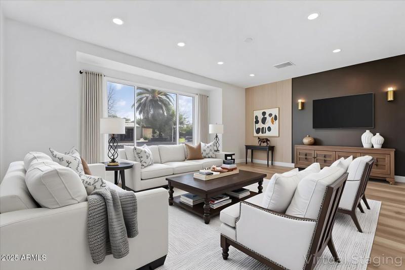 05-A7409085 - Living Room