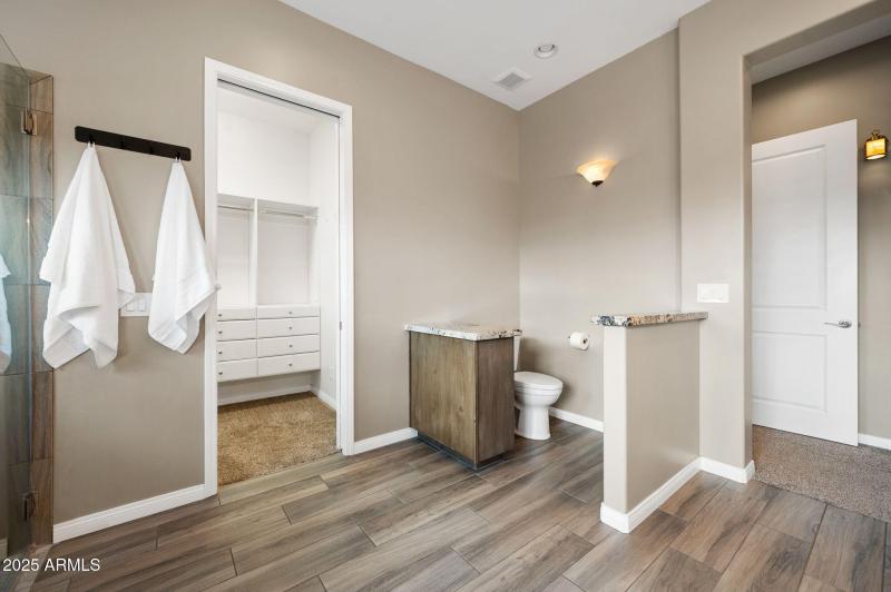 20-Primary Bathroom (4)