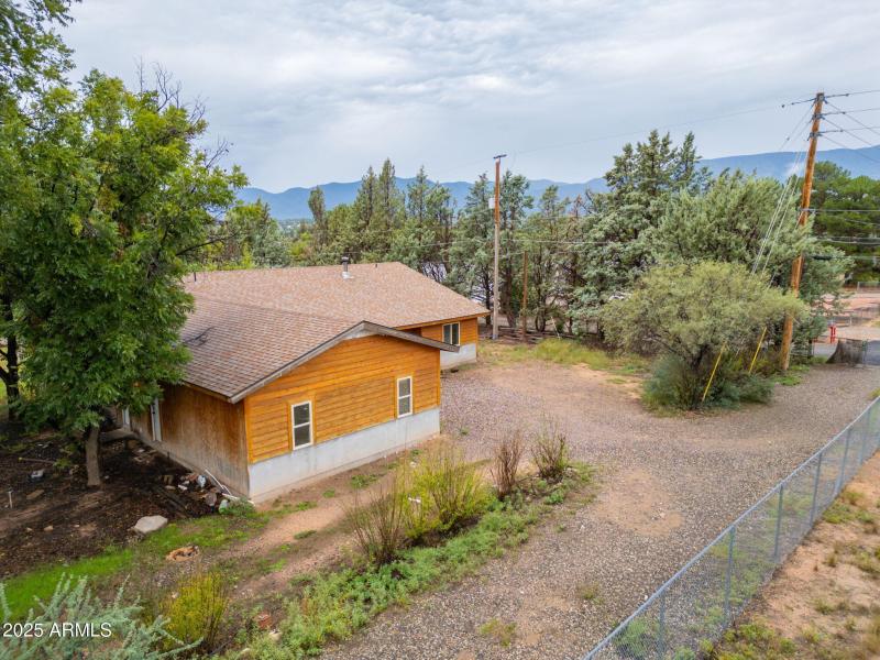3-web-or-mls-4700-zalesky-rd