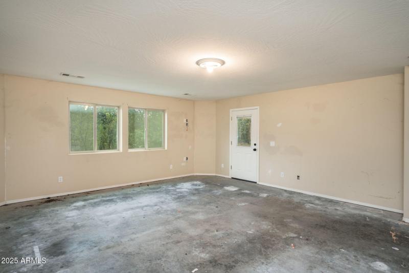 21-web-or-mls-4700-zalesky-rd