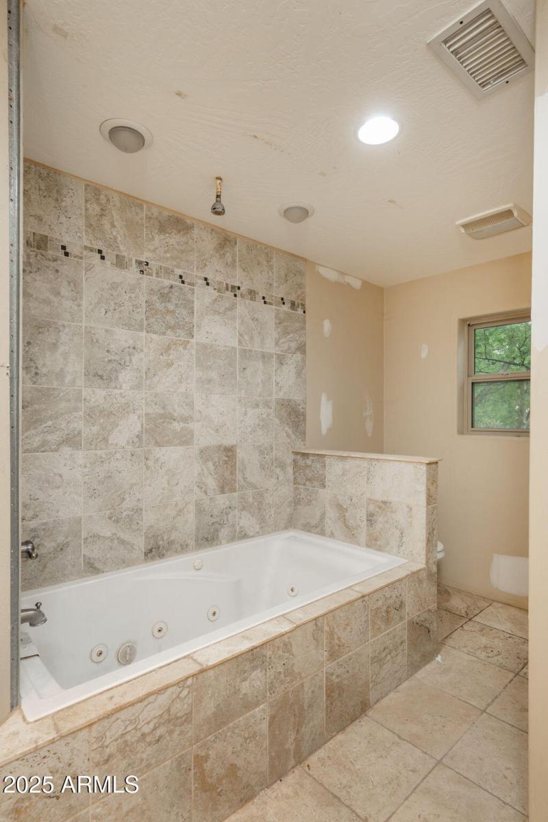 24-web-or-mls-4700-zalesky-rd