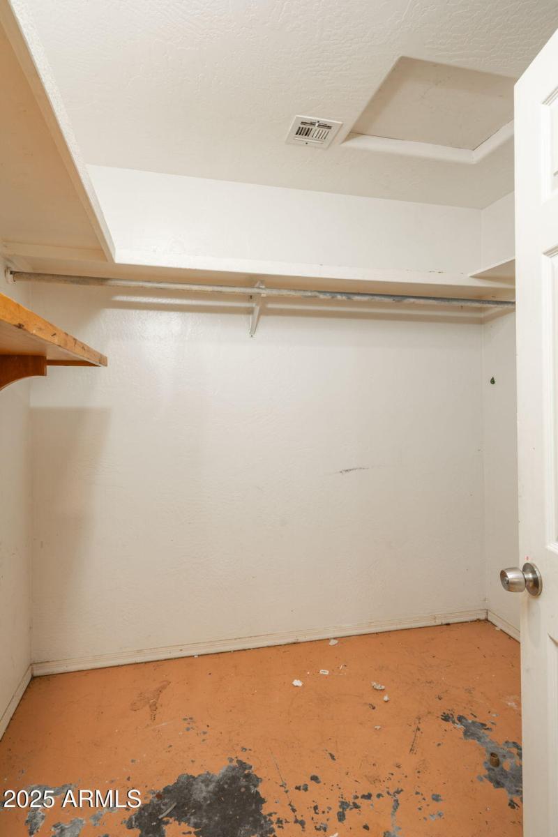 25-web-or-mls-4700-zalesky-rd