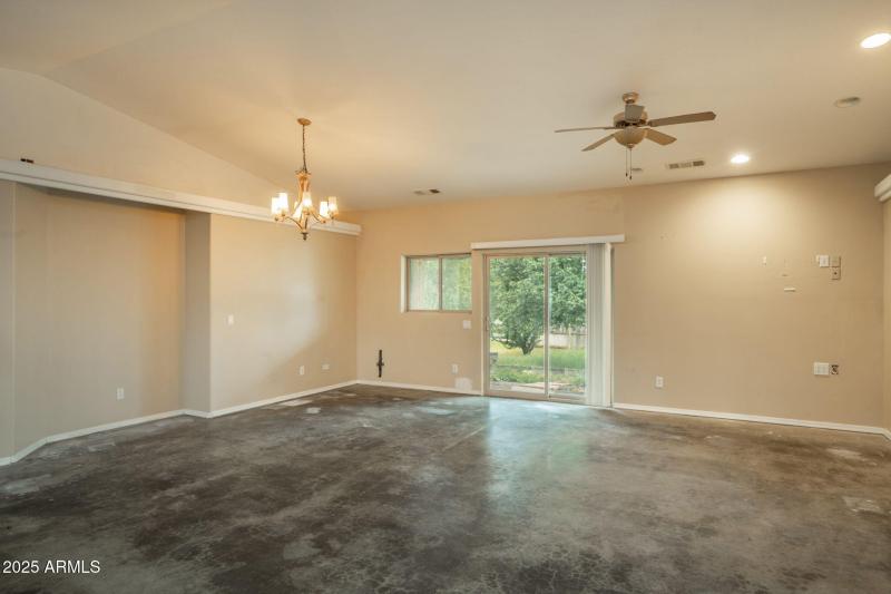 28-web-or-mls-4700-zalesky-rd