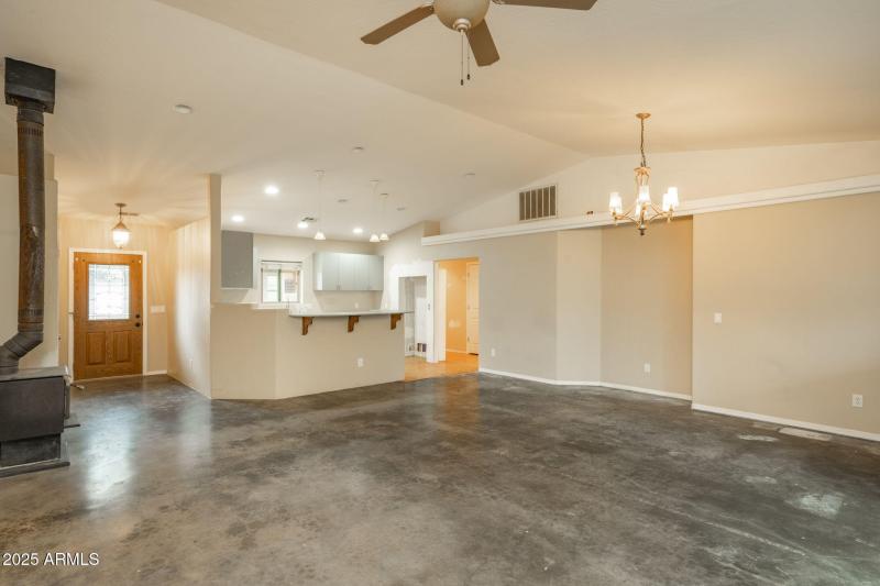 29-web-or-mls-4700-zalesky-rd