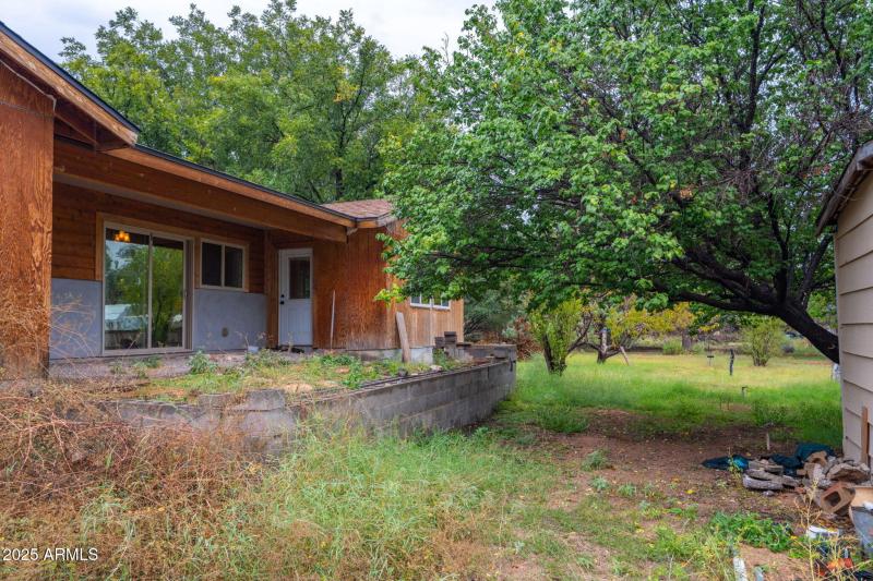 40-web-or-mls-4700-zalesky-rd