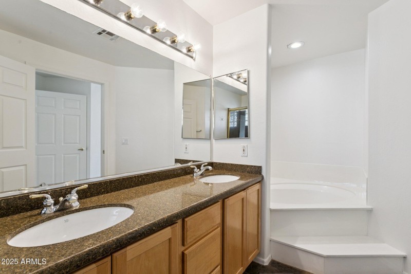 19-web-or-mls-5249-e-shea-blvd-206