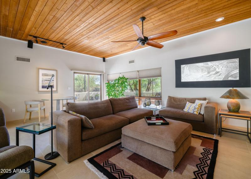 Listings_2014_SmoketreeDr_Images-34