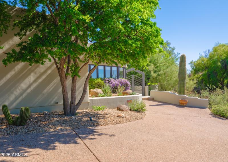 Listings_2014_SmoketreeDr_Images-69