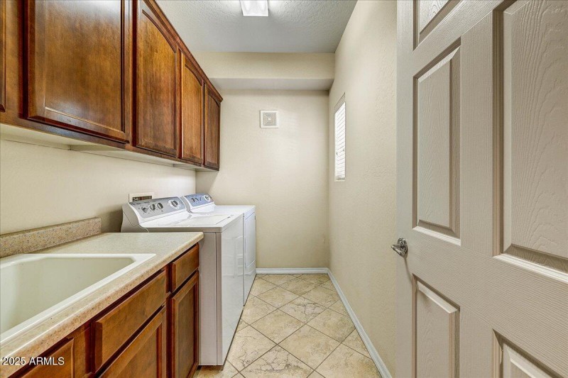 20-Laundry Room