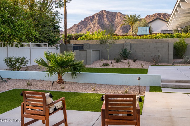 5816 E Calle Del Media-39