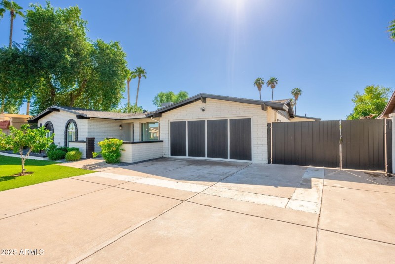 2811 W Rosewood Dr - 02