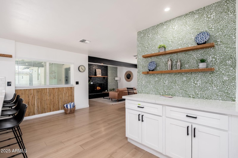 2811 W Rosewood Dr - 10