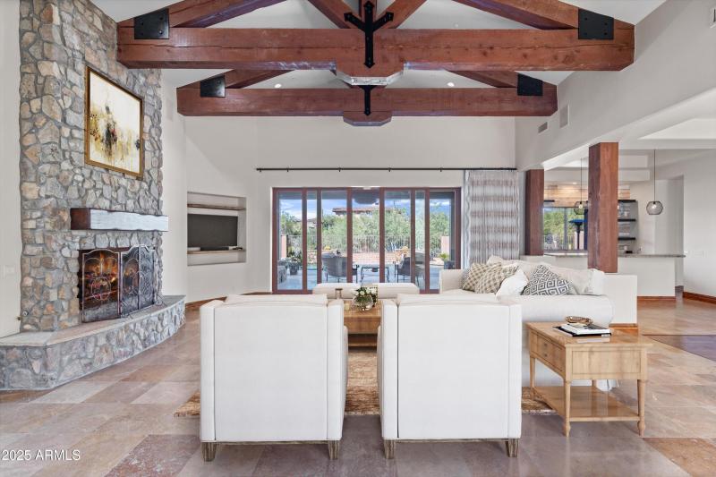 019-Living Room [Staged]