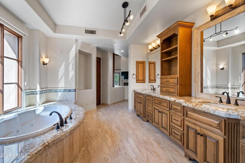 057-Primary Bathroom