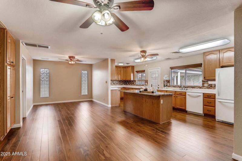 20180308221311871049000000-o