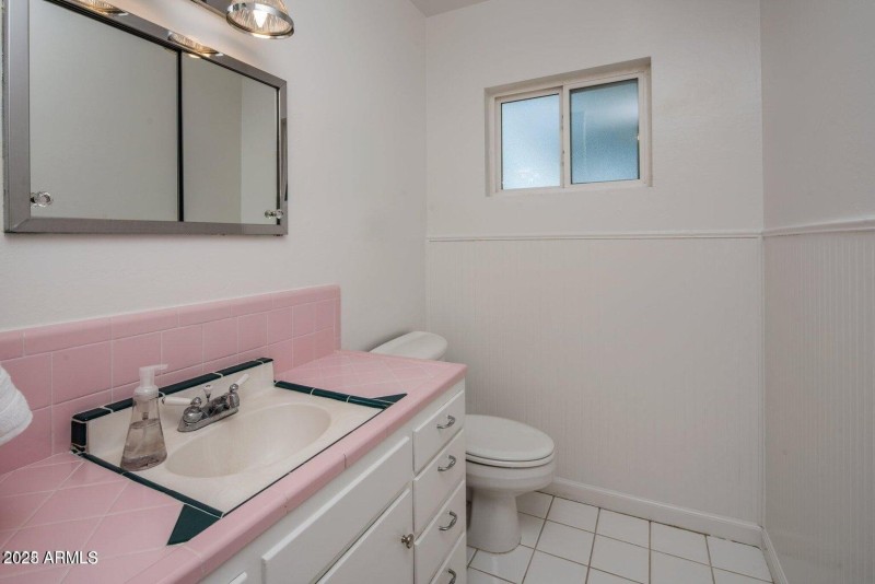 Lawrence hasll bath 3