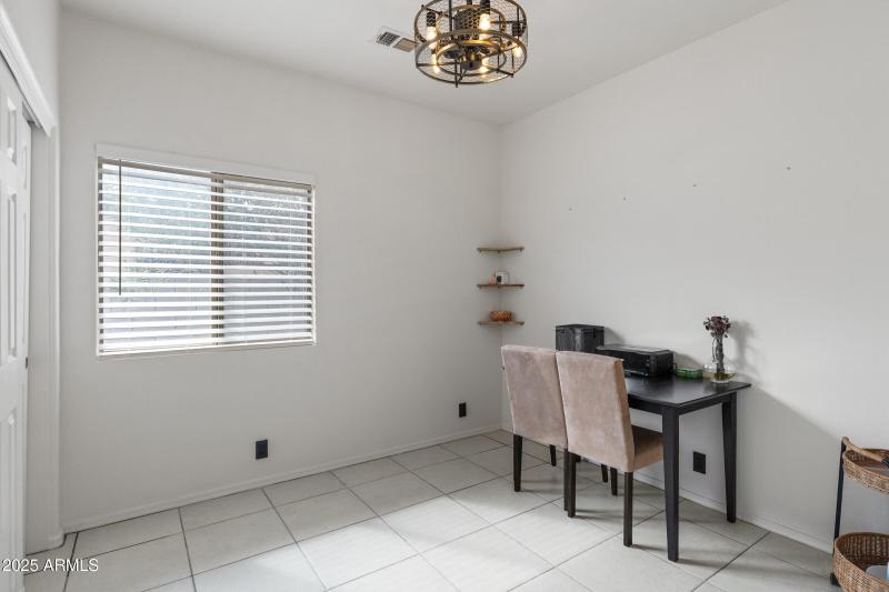 1140 S Rockwell St-17