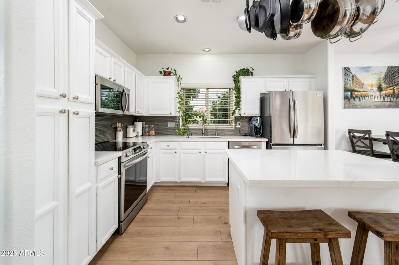 1648 E Palomino Dr - MLS-15