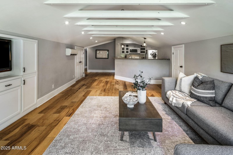 38-web-or-mls-D46A4880 copy