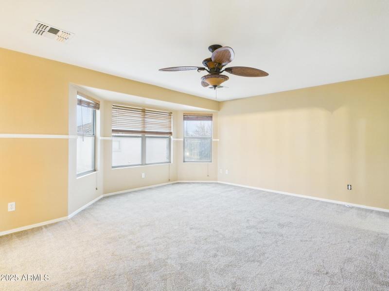 CAM02404G0-PR0148-STILL015