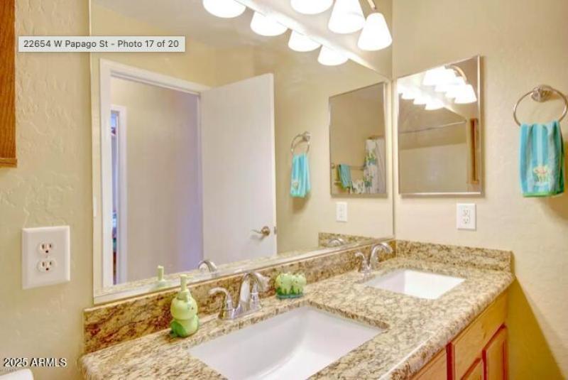 Screen Shot 2025-10-17 at 1.17.51 AM