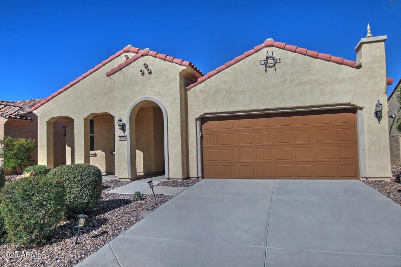 5814 W Cactus Wren Way-large-003-034-2 C