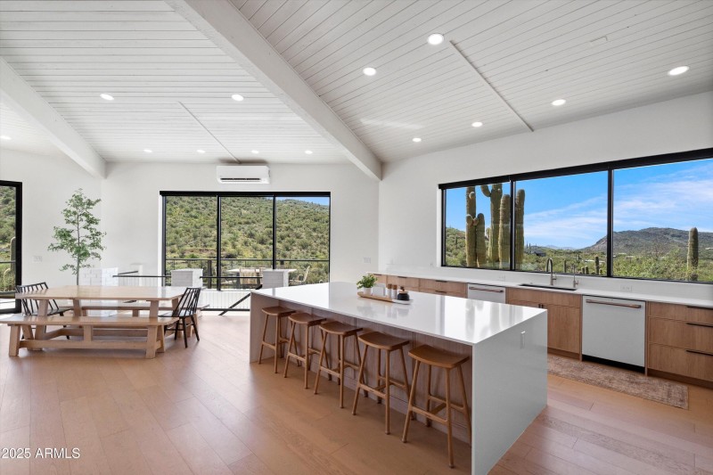 28-Kitchen & Dining