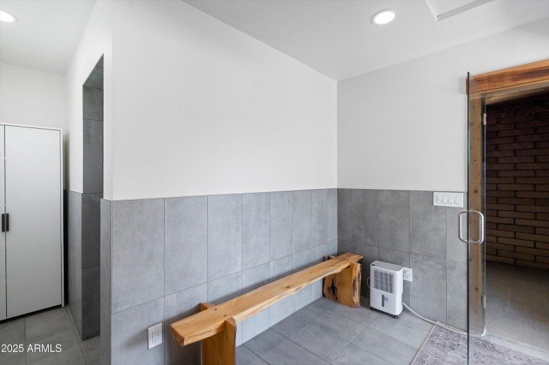 61-Sauna and Shower