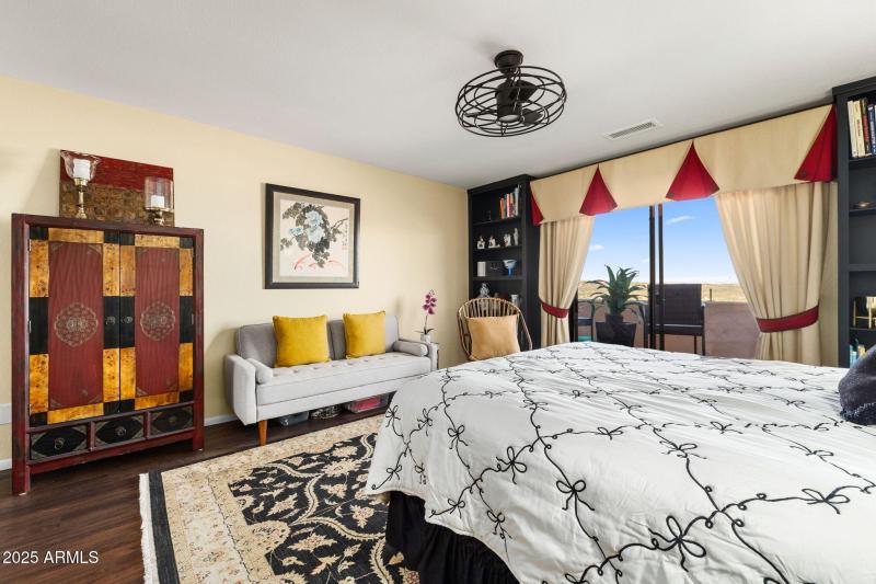 19-Primary Bedroom_2