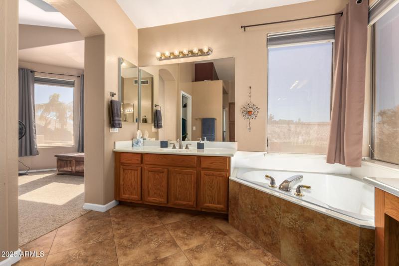 Primary bath separate shower/tub