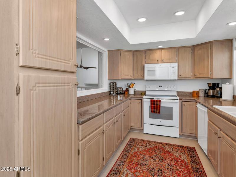 7800 E Lincoln Dr-large-013-008-TOD9804-