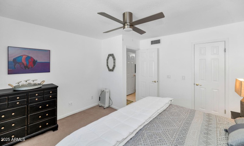 7800 E Lincoln Dr-large-018-007-TOD9779-