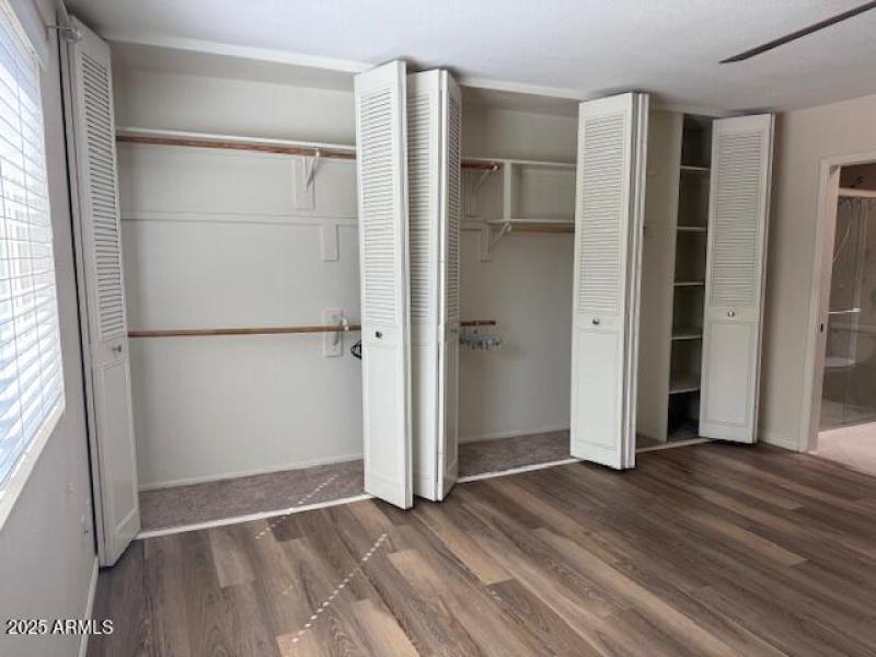 Villa Monterey - Primary bedroom closet